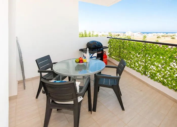 Sea View Apt*spacious Balcony*200m To The * 파라림니